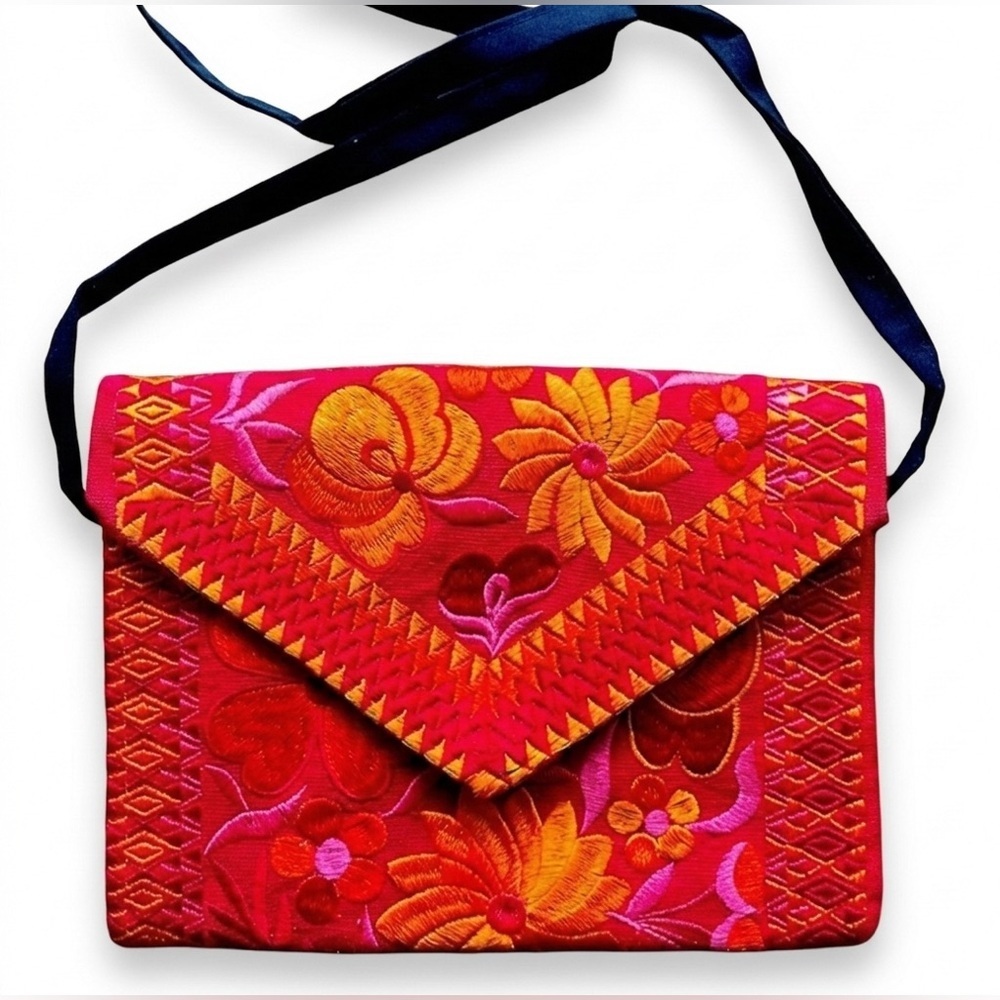 NWOT Beautiful Mexican hand crafted crossbody bag